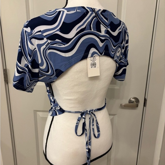 NWT blue swirl open back crop top blouse size L - Picture 8 of 12